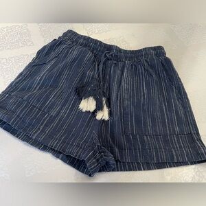 C&J women’s Navy blue with white stripes 100% linen , elastic waist shorts
